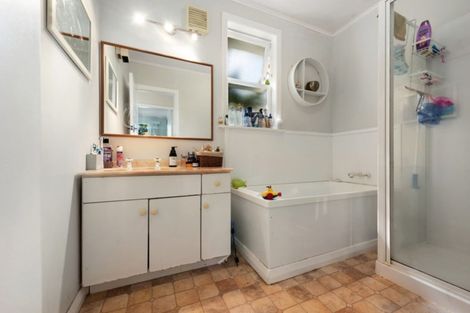 Photo of property in 45f1- Dowling Grove, Silverstream, Upper Hutt, 5019