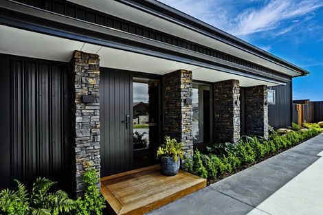 Photo of property in 22 Glenda Place, Seaward Bush, Invercargill, 9812