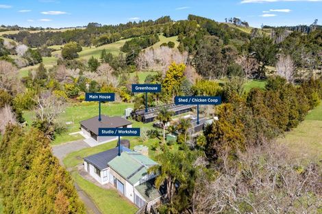 Photo of property in 202 Muriwai Valley Road, Muriwai, Waimauku, 0881