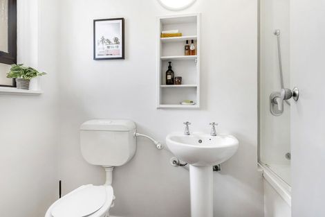 Photo of property in 52u3 Russell Terrace, Berhampore, Wellington, 6023