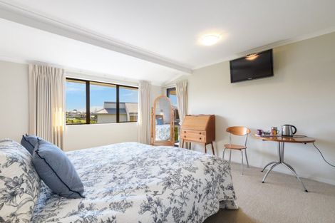 Photo of property in 42 Hillcrest Road, Otumoetai, Tauranga, 3110