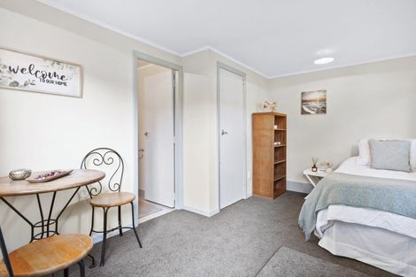 Photo of property in 32 Redwood Avenue, Tawa, Wellington, 5028
