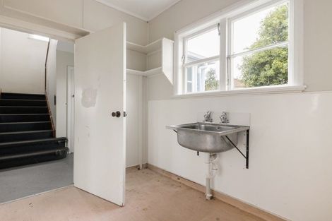 Photo of property in 11 Old Farm Road, Hamilton East, Hamilton, 3216