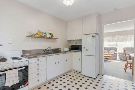 Photo of property in 2 Konini Road, Titirangi, Auckland, 0604