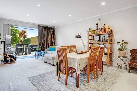 Photo of property in 16 Willow Camp Road, Takanini, 2112