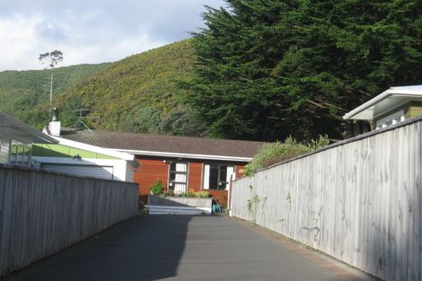 Photo of property in 7 Willis Grove, Wainuiomata, Lower Hutt, 5014