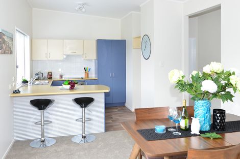 Photo of property in 5 Waiwera Place, Waiwera, Orewa, 0994
