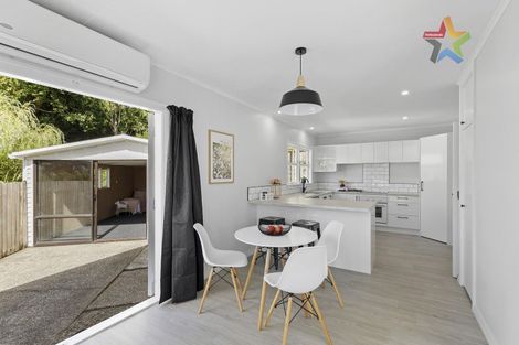Photo of property in 385 Stokes Valley Road, Stokes Valley, Lower Hutt, 5019