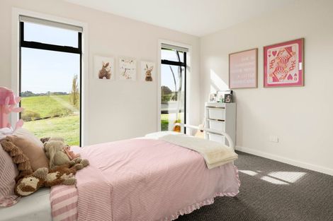 Photo of property in 2/48 Livingstone Road, Ngahinapouri, Hamilton, 3290