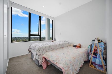 Photo of property in 1 Buscomb Avenue, Henderson, Auckland, 0610
