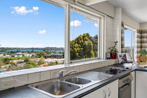Photo of property in 31 Miramar Place, Pakuranga, Auckland, 2010