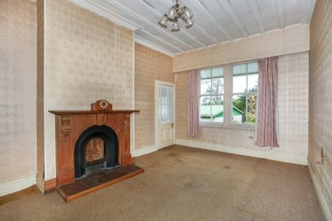 Photo of property in 12 Hull Road, Waiuku, 2123