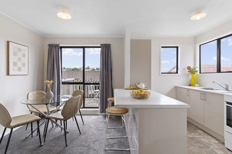 Photo of property in 67 Sunvue Road, Glen Eden, Auckland, 0602