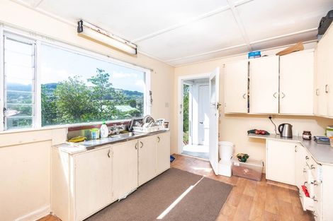 Photo of property in 292 Main Road, Tawa, Wellington, 5028