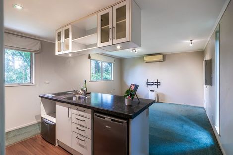 Photo of property in 10 Rangiwai Road, Titirangi, Auckland, 0604