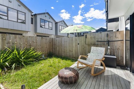 Photo of property in 8/28 Smythe Road, Henderson, Auckland, 0612