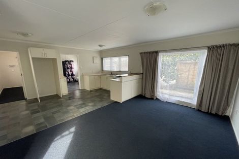 Photo of property in 18 River Road, Te Atatu Peninsula, Auckland, 0610