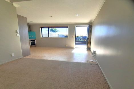 Photo of property in 2a Castleton Drive, Howick, Auckland, 2014