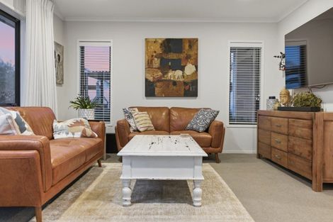 Photo of property in 7 Senecio Way, Papamoa Beach, Papamoa, 3118