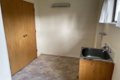 Photo of property in 2/918 Beach Road, Waiake, Auckland, 0630