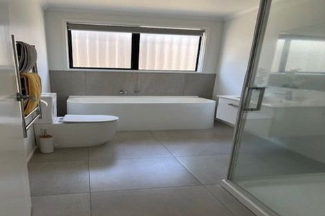 Photo of property in 14 Ash Lane, Omokoroa, 3114
