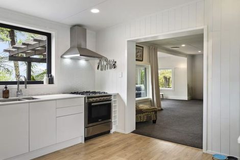 Photo of property in 3 Huia Road, Titirangi, Auckland, 0604