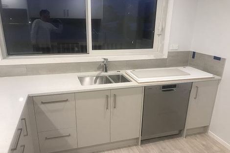 Photo of property in 7 Weka Close, Red Beach, 0932