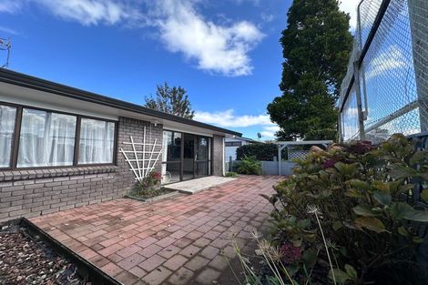Photo of property in 2/12 Pemberton Crescent, Greerton, Tauranga, 3112