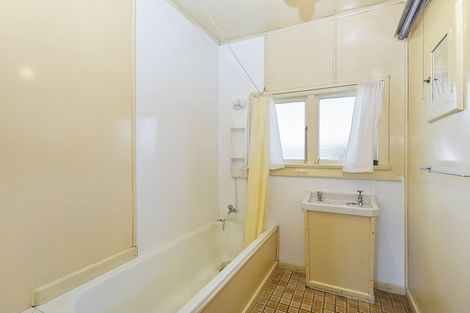 Photo of property in 1 Edwin Street, Gore, 9710