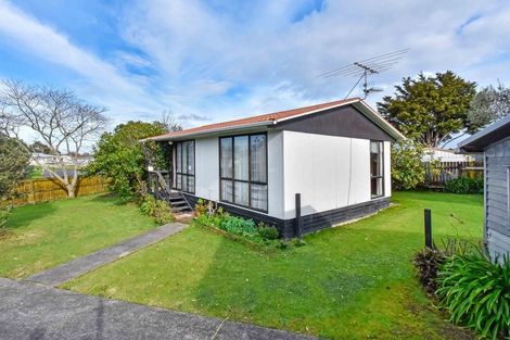 Photo of property in 28 Heathdale Crescent, Papakura, 2110