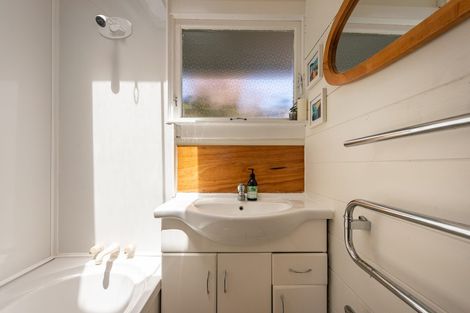 Photo of property in 15 Dunmail Way, Newlands, Wellington, 6037