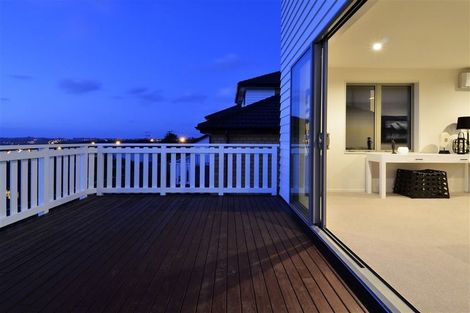 Photo of property in 182 Sunset Road, Unsworth Heights, Auckland, 0632