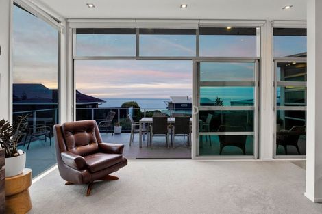 Photo of property in 2/5 Beach Street, Fitzroy, New Plymouth, 4312