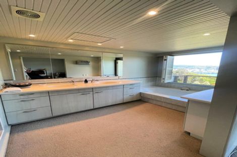 Photo of property in Beauport Apartments, 30u2 The Crescent, Roseneath, Wellington, 6011