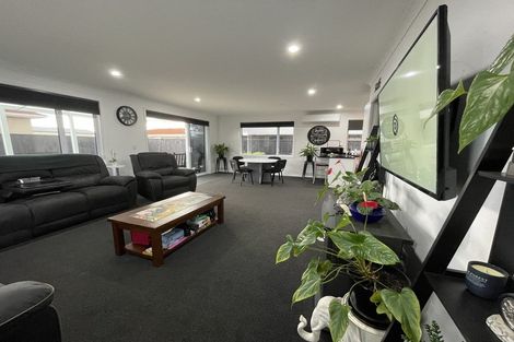 Photo of property in 110 Cracroft Street, Waitara, 4320