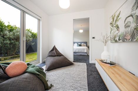 Photo of property in 5 Fairway Grove, Hokowhitu, Palmerston North, 4410