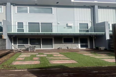 Photo of property in 75 Bordeaux Parade, Te Atatu South, Auckland, 0610