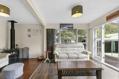 Photo of property in 14 Parenga Street, Wainuiomata, Lower Hutt, 5014