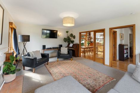 Photo of property in 11 Verran Place, Fendalton, Christchurch, 8052