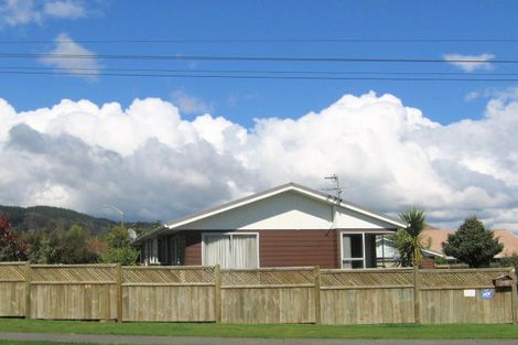 Photo of property in 37 Basley Road, Owhata, Rotorua, 3010