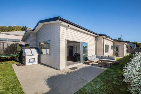 Photo of property in 3 Gennaker Lane, Whitby, Porirua, 5024