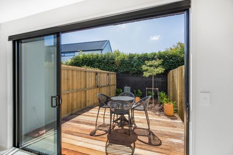 Photo of property in 9/24 Devonport Lane, St Albans, Christchurch, 8014