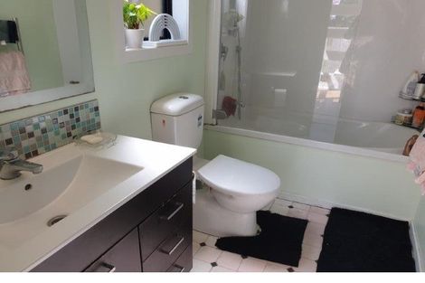 Photo of property in 32 Severn Street, Island Bay, Wellington, 6023