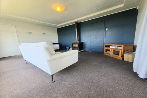Photo of property in 6 Solway Street, Holmes Hill, Oamaru, 9401