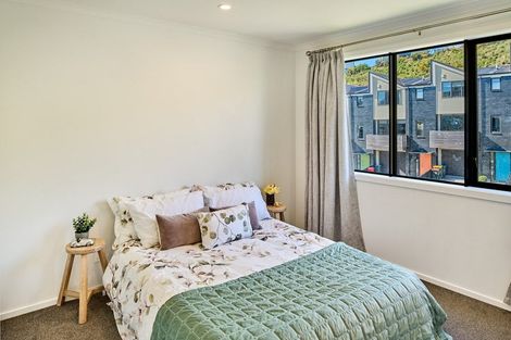 Photo of property in 18 Holystone Road, Whitby, Porirua, 5024