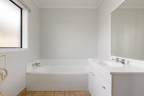 Photo of property in 9 Catalina Drive, Melville, Hamilton, 3206