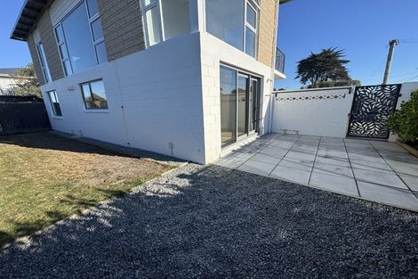 Photo of property in 361 Marine Parade, New Brighton, Christchurch, 8061