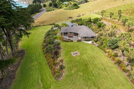 Photo of property in 506 The Nuggets Road, Ahuriri Flat, Kaka Point, 9271