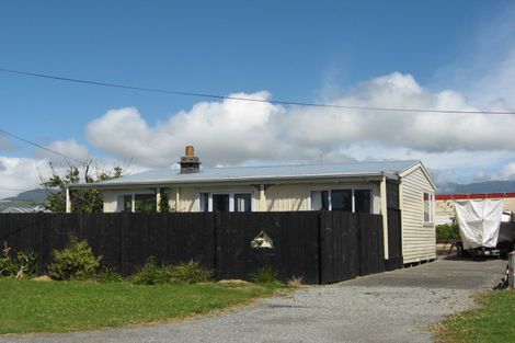 Photo of property in 4 Salisbury Street, Westport, 7825