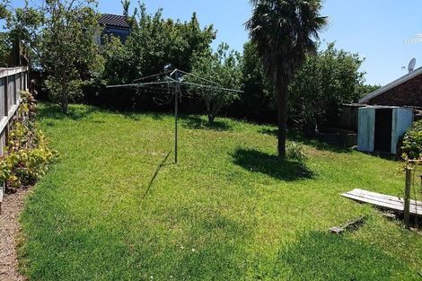 Photo of property in 20 City View Terrace, Birkenhead, Auckland, 0626